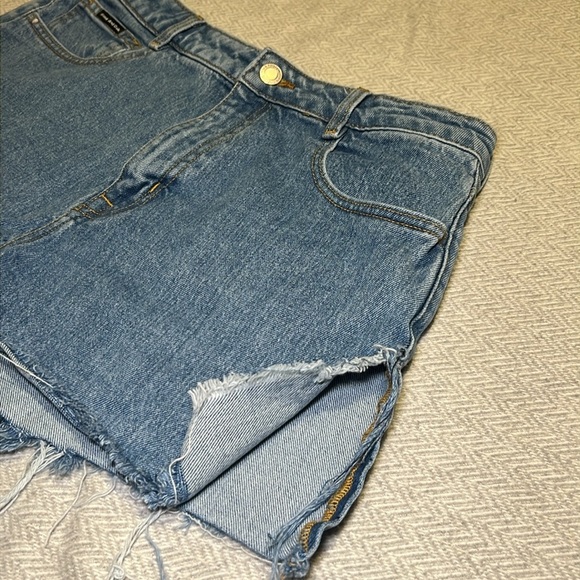 Frank and Oak Stevie Jean Cut off Shorts with side slits.  Size 30 - Picture 4 of 13